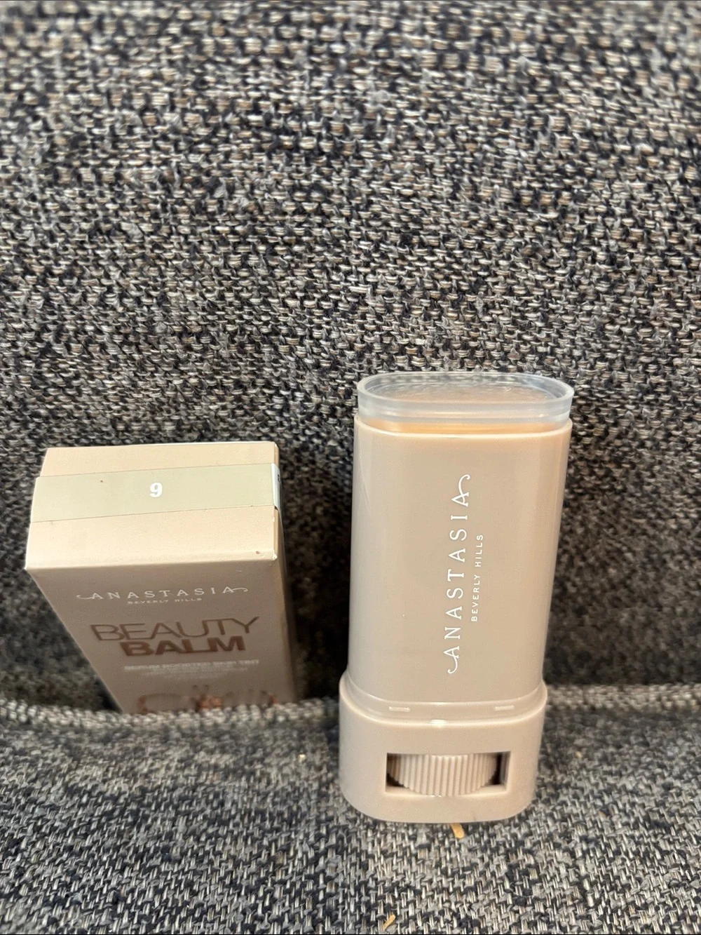 Anastasia Beauty Balm Serum-Boosted Skin Tint in COLOR: 9 medium skin